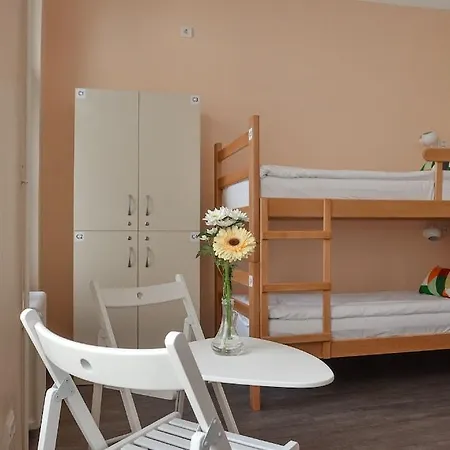 Roommates *