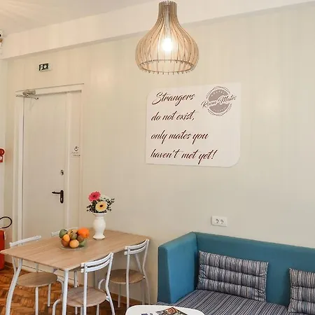 Roommates Hostel