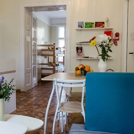 אכסניה Roommates בלגרד