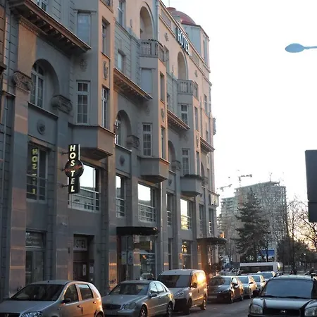 Roommates Hostel